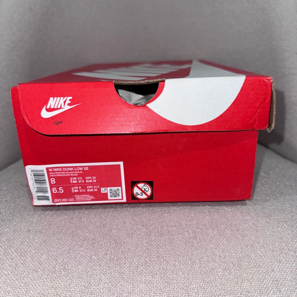 Women’s NIKE Dunk Low SE - Brand New in Box Size 8 ‼️BUY ME, PRICED TO SELL‼️ - Picture 4 of 4